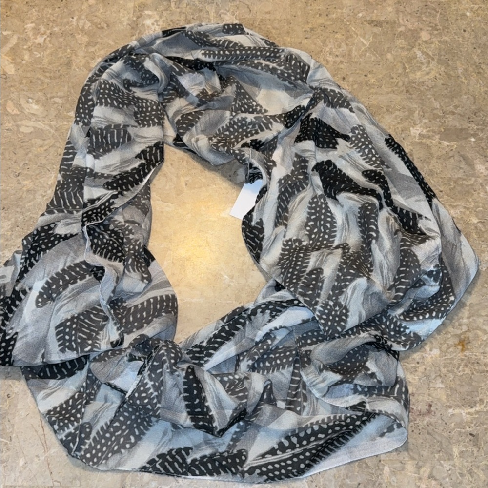 H&M Black and Gray Feather Pattern Scarf
